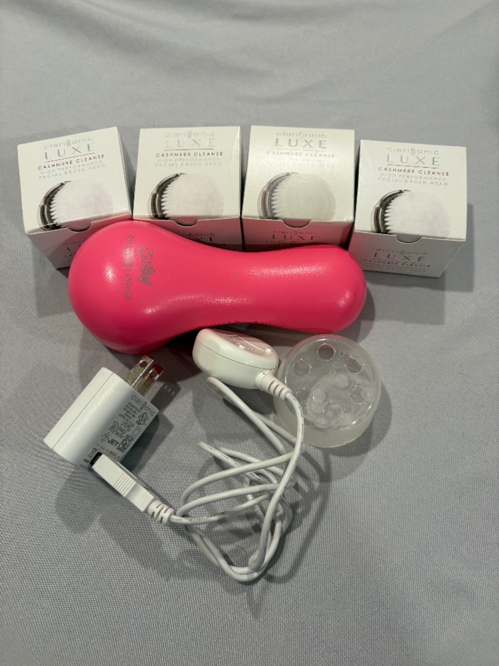 Clarisonic Mia 2 Pink & four new Cashmere Cleanse Heads Plus Chargewr